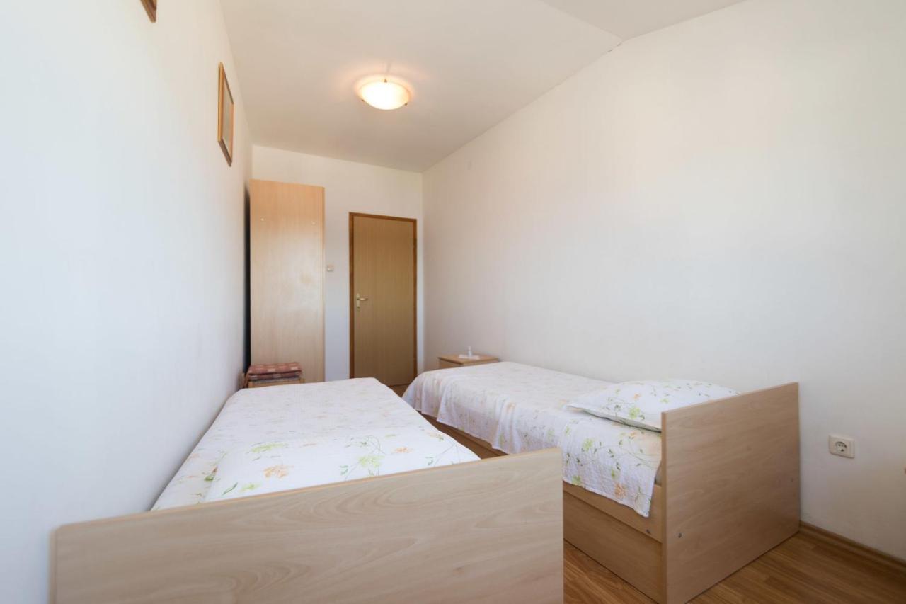 Apartments Jaksa Vis Dış mekan fotoğraf