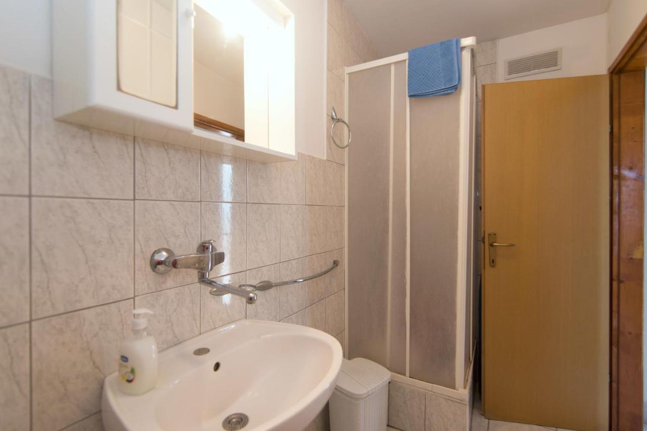 Apartments Jaksa Vis Dış mekan fotoğraf