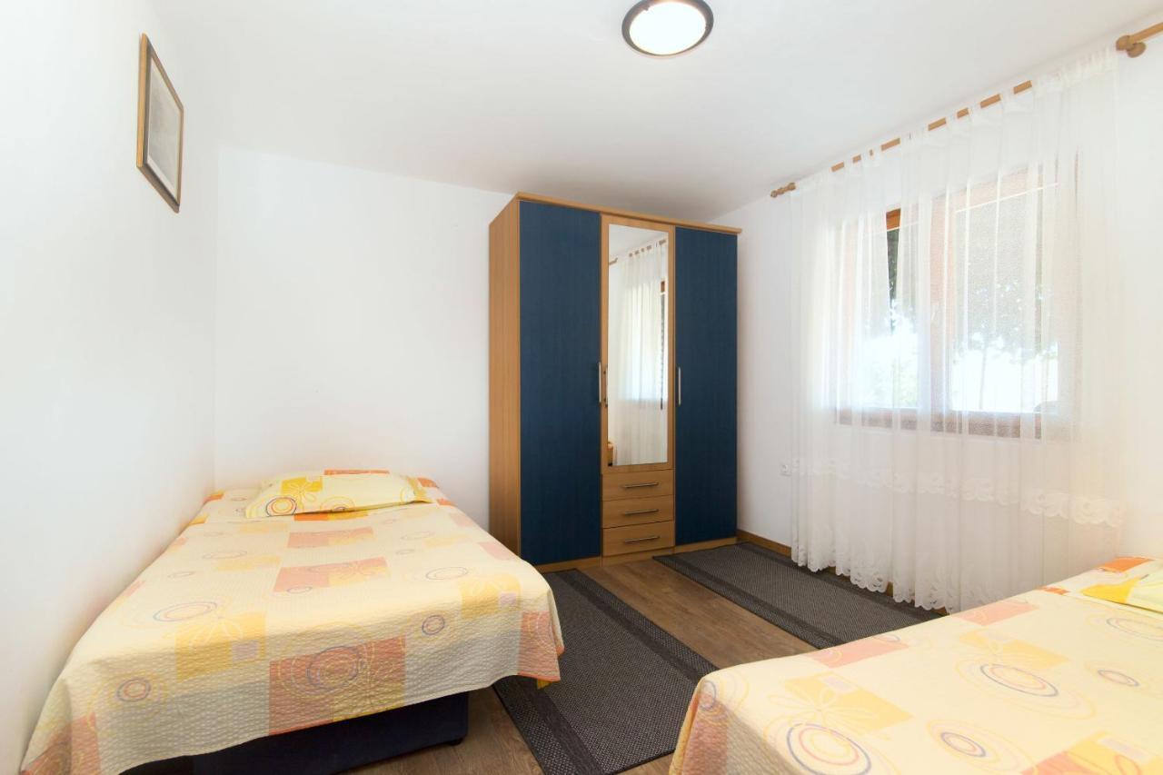 Apartments Jaksa Vis Dış mekan fotoğraf